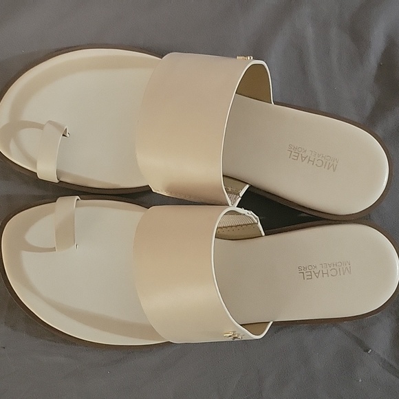 White michael kors sandals - Picture 6 of 7